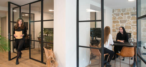  Bookkeepers helping bosses in the management and the organisation of their business in France.